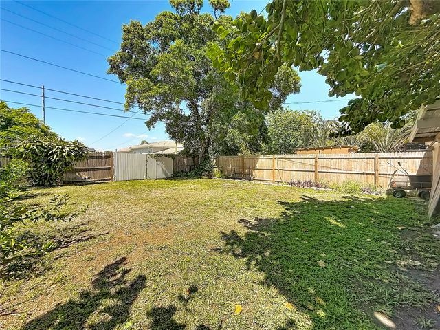 2435 14TH AVENUE N, St Petersburg, FL 33713