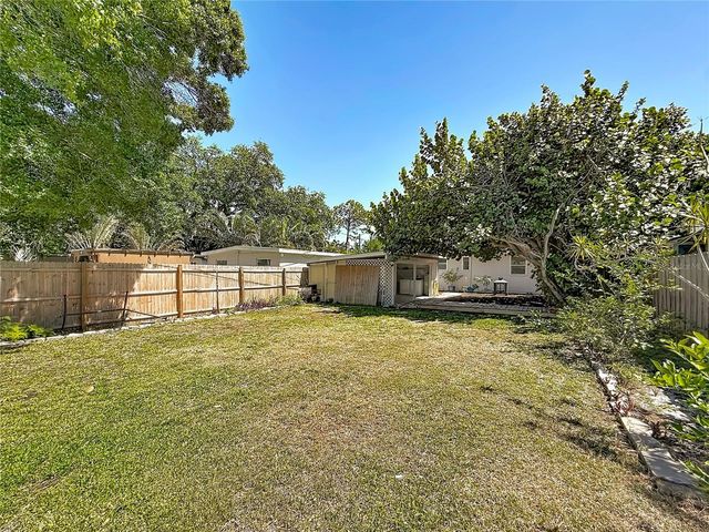 2435 14TH AVENUE N, St Petersburg, FL 33713