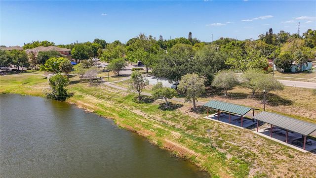 2435 14TH AVENUE N, St Petersburg, FL 33713