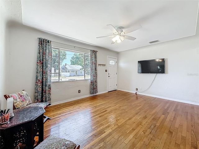 2435 14TH AVENUE N, St Petersburg, FL 33713