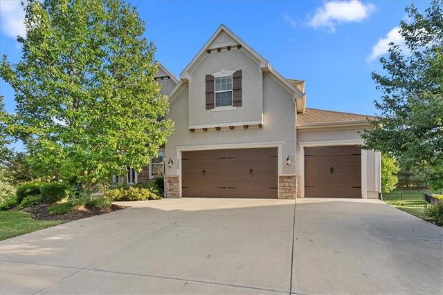 11307 W 158th Terrace, Overland Park, KS 66221