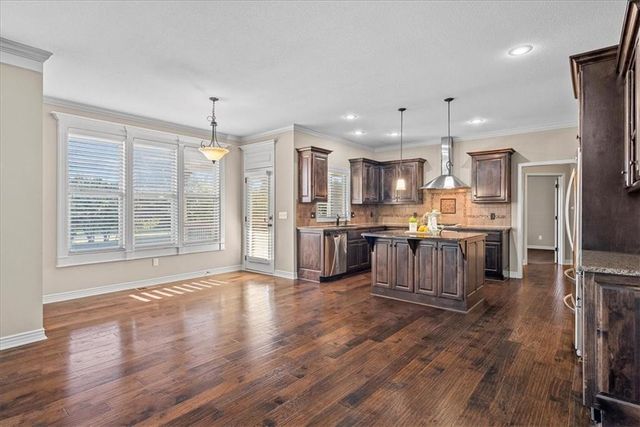 11307 W 158th Terrace, Overland Park, KS 66221