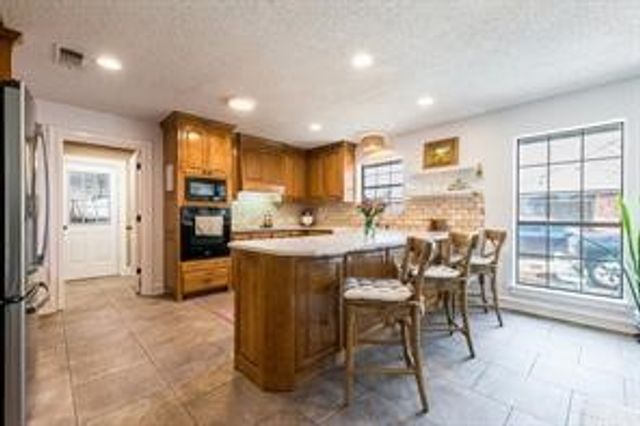2613 S Chase Court, Burleson, TX 76028