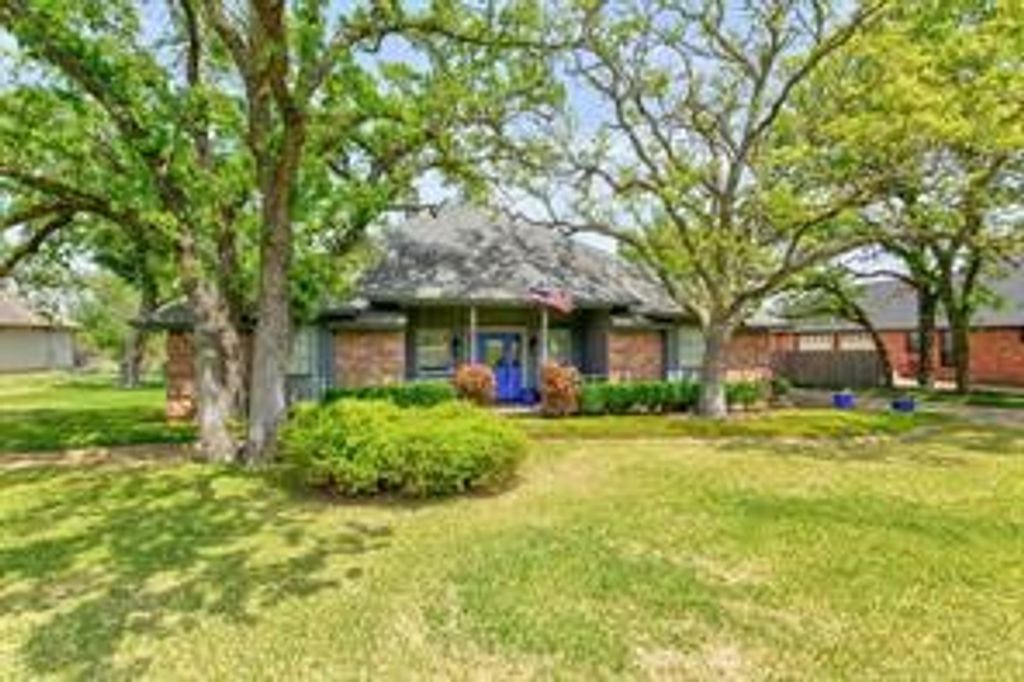 2613 S Chase Court, Burleson, TX 76028