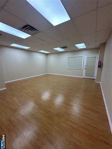 225 Broad Avenue 315, Palisades Park, NJ 07650