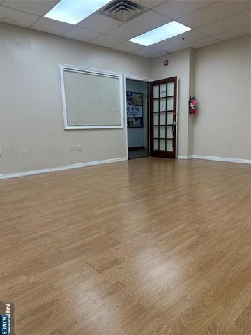 225 Broad Avenue 315, Palisades Park, NJ 07650