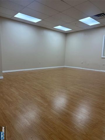 225 Broad Avenue 315, Palisades Park, NJ 07650