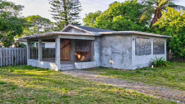 122 SW 8th Avenue, Delray Beach, FL 33444
