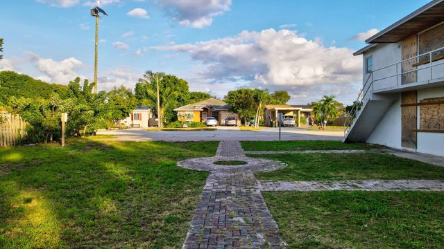 122 SW 8th Avenue, Delray Beach, FL 33444