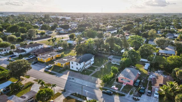 122 SW 8th Avenue, Delray Beach, FL 33444