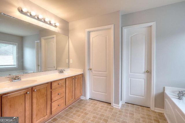 1859 Woodland Run Trail, Loganville, GA 30052