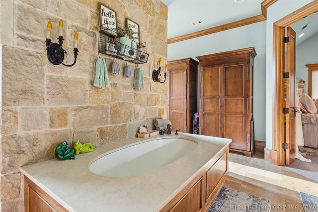 1739 Gateway, Ardmore, OK 73401
