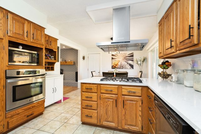 1500 Westwind Drive, Manhattan, KS 66503