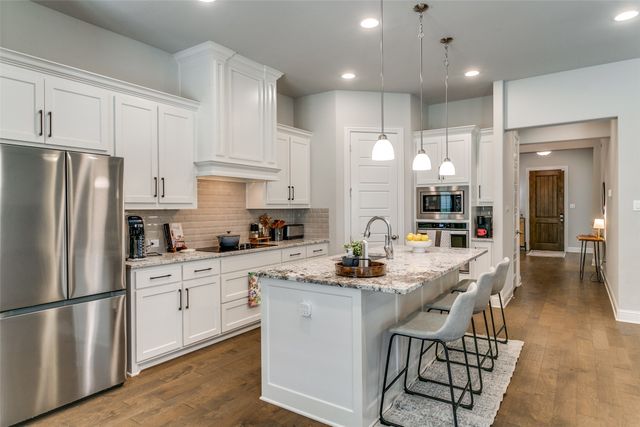 117 St Elias Drive, Burleson, TX 76028