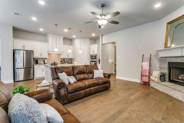 117 St Elias Drive, Burleson, TX 76028