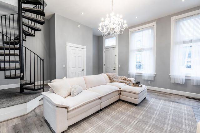 551 E Thirteenth Street, Cincinnati, OH 45202