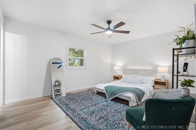 239 Wood Lake Drive, Sand Springs, OK 74063