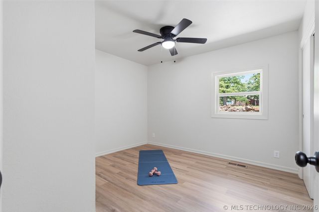 239 Wood Lake Drive, Sand Springs, OK 74063