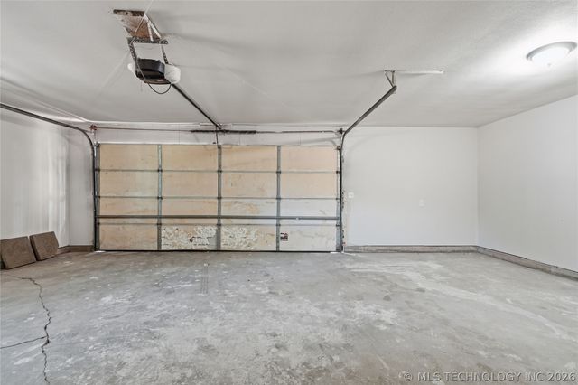 239 Wood Lake Drive, Sand Springs, OK 74063
