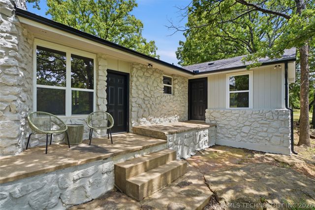 239 Wood Lake Drive, Sand Springs, OK 74063