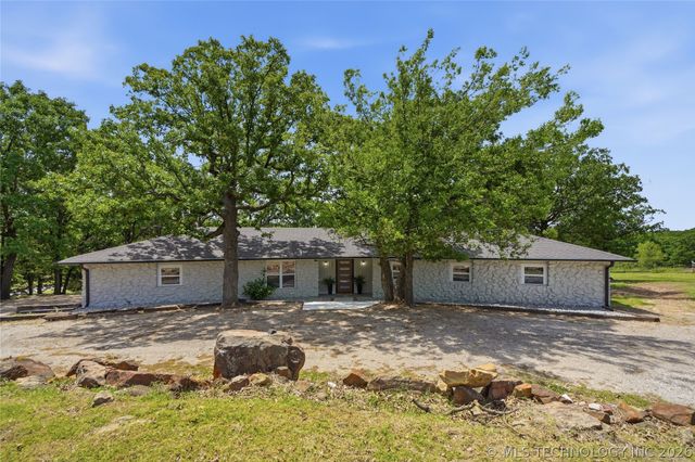 239 Wood Lake Drive, Sand Springs, OK 74063