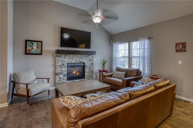 3550 N 112th Terrace, Kansas City, KS 66109