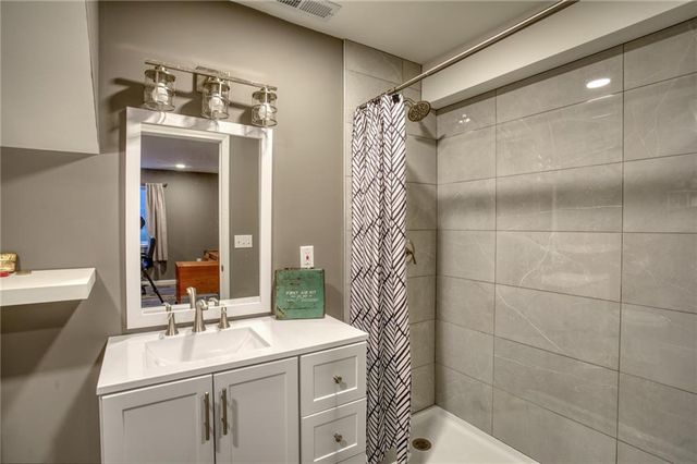 3550 N 112th Terrace, Kansas City, KS 66109