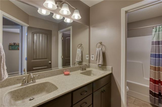 3550 N 112th Terrace, Kansas City, KS 66109