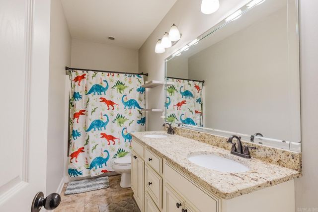 10676 Hinds Rd, Benton, AR 72019