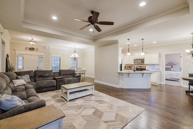 10676 Hinds Rd, Benton, AR 72019