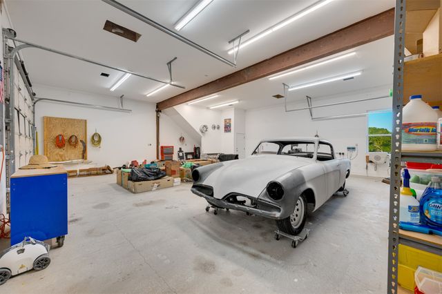 2001 Rose Pointe, Athens, TX 75752