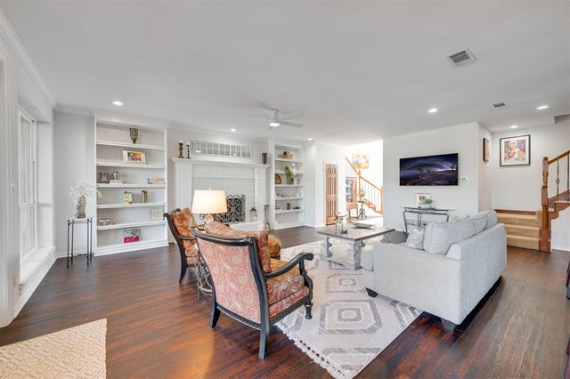 2001 Rose Pointe, Athens, TX 75752