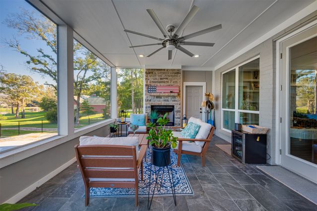 2001 Rose Pointe, Athens, TX 75752