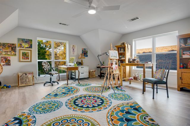 2001 Rose Pointe, Athens, TX 75752