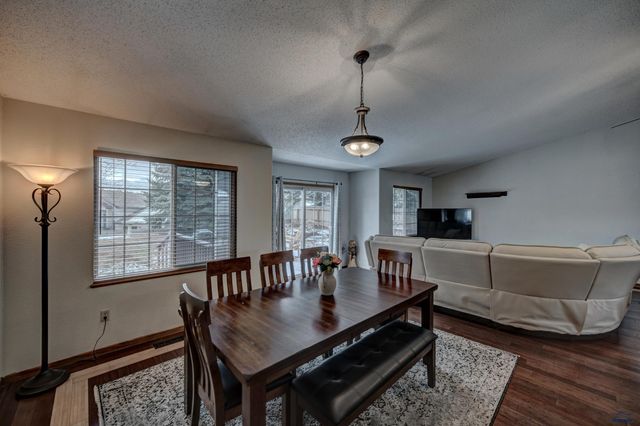 5117 WINTERSET DR, Rapid City, SD 57702
