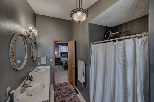 5117 WINTERSET DR, Rapid City, SD 57702