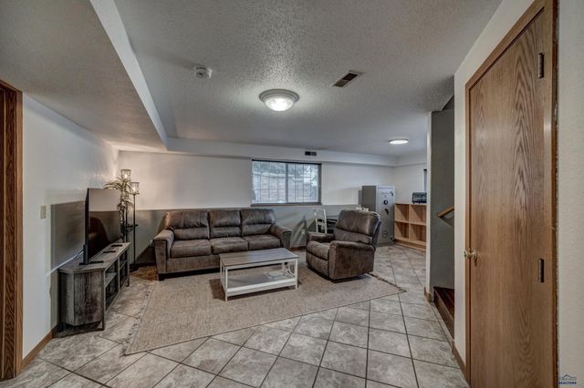 5117 WINTERSET DR, Rapid City, SD 57702