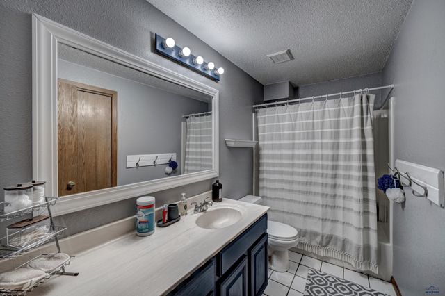 5117 WINTERSET DR, Rapid City, SD 57702