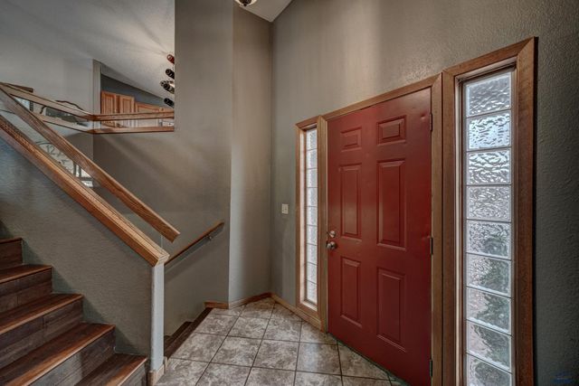 5117 WINTERSET DR, Rapid City, SD 57702