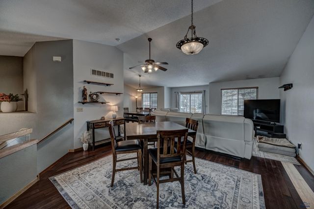 5117 WINTERSET DR, Rapid City, SD 57702