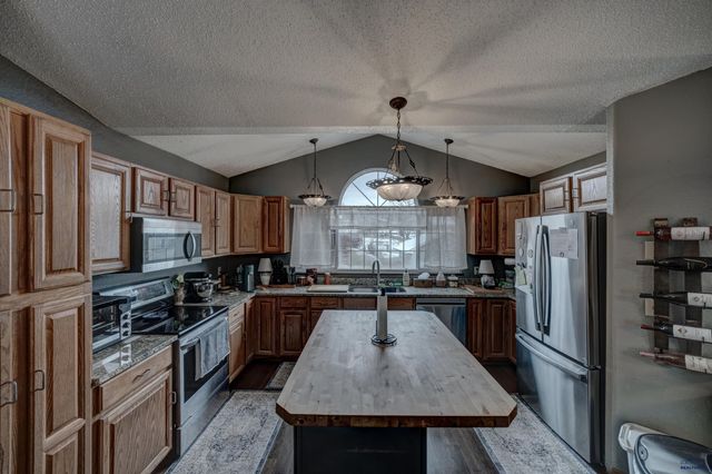5117 WINTERSET DR, Rapid City, SD 57702