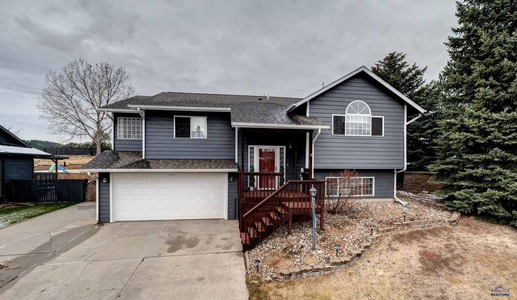 5117 WINTERSET DR, Rapid City, SD 57702