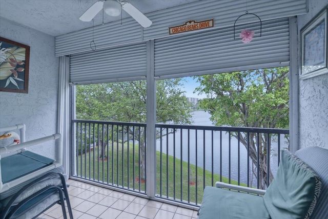 2220 N Cypress Bend Drive 410, Pompano Beach, FL 33069
