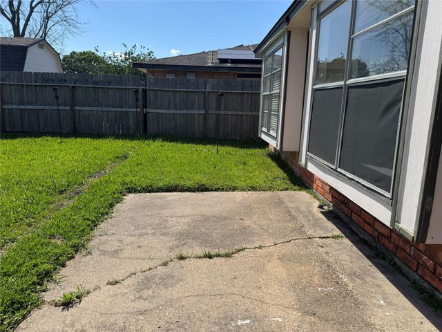 8426 Avington Road, La Porte, TX 77571