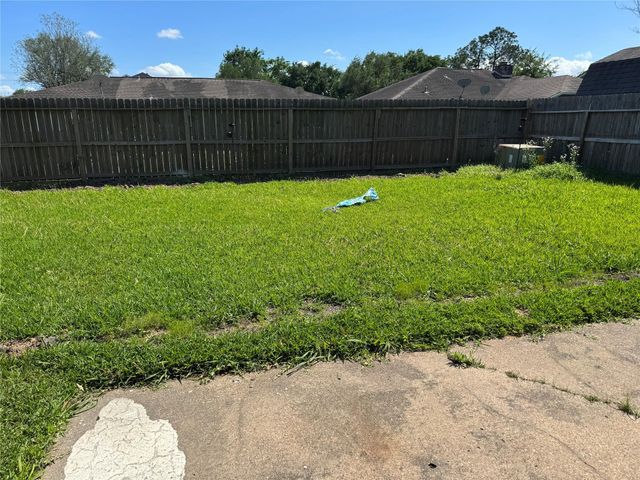 8426 Avington Road, La Porte, TX 77571