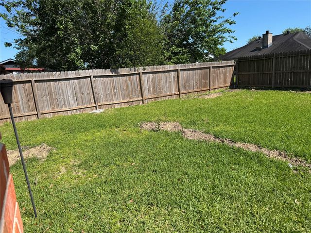 8426 Avington Road, La Porte, TX 77571