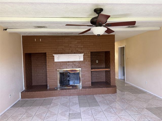 8426 Avington Road, La Porte, TX 77571