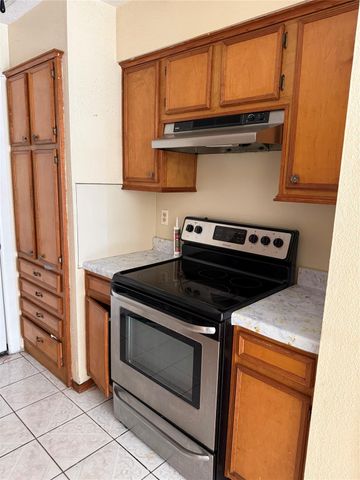 8426 Avington Road, La Porte, TX 77571