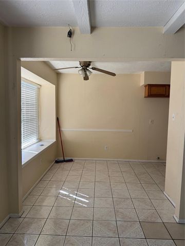 8426 Avington Road, La Porte, TX 77571