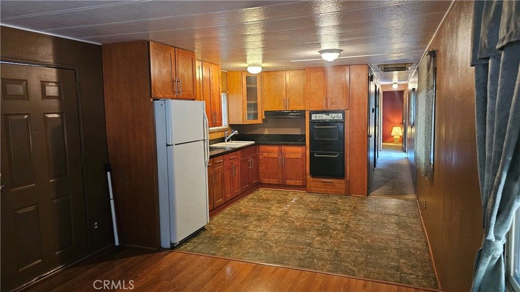 Image 3 of property listing at 15535 23rd Avenue, Clearlake, CA 95422